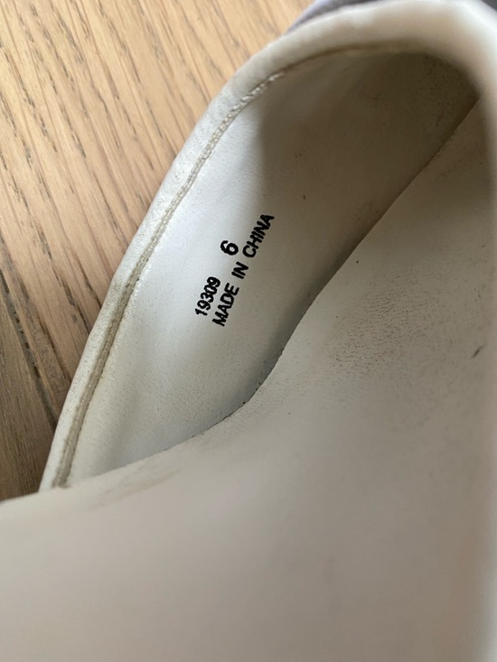 le chateau Pointed Toe Mule Heels with Lace Detail - Picture 10 of 12